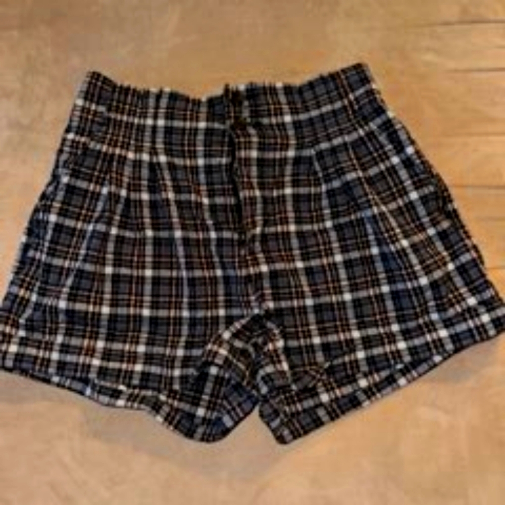 American Eagle -Women - Plaid Shorts (Black & Pink)
